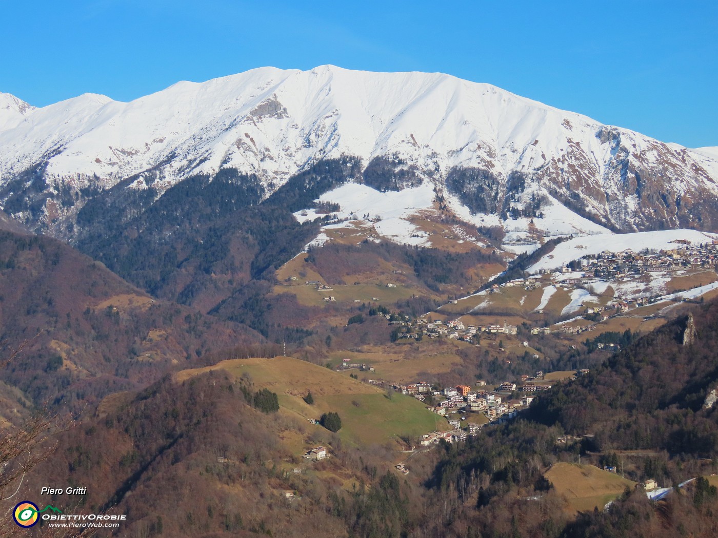 20 Cima Grem con Zambla Alta e Bassa.JPG